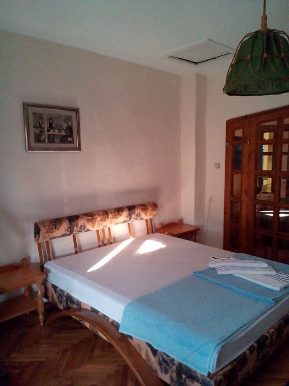 Leisure House Jovovic Vila Bar Quarto foto