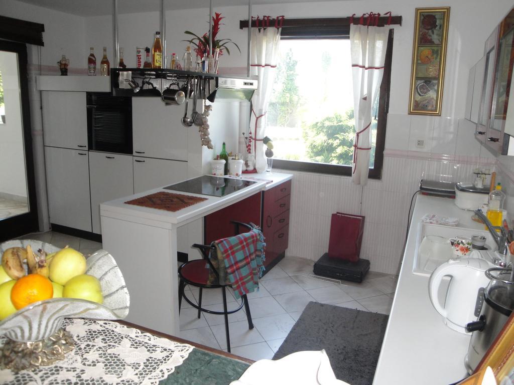 Leisure House Jovovic Vila Bar Quarto foto
